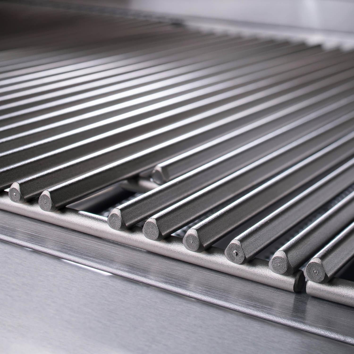 Blaze Premium LTE Marine Grade 32-Inch 4-Burner Natural Gas Grill w/ Rear Infrared Burner & Grill Lights - BLZ-4LTE2MG-NG+BLZ-4-CART-SC
