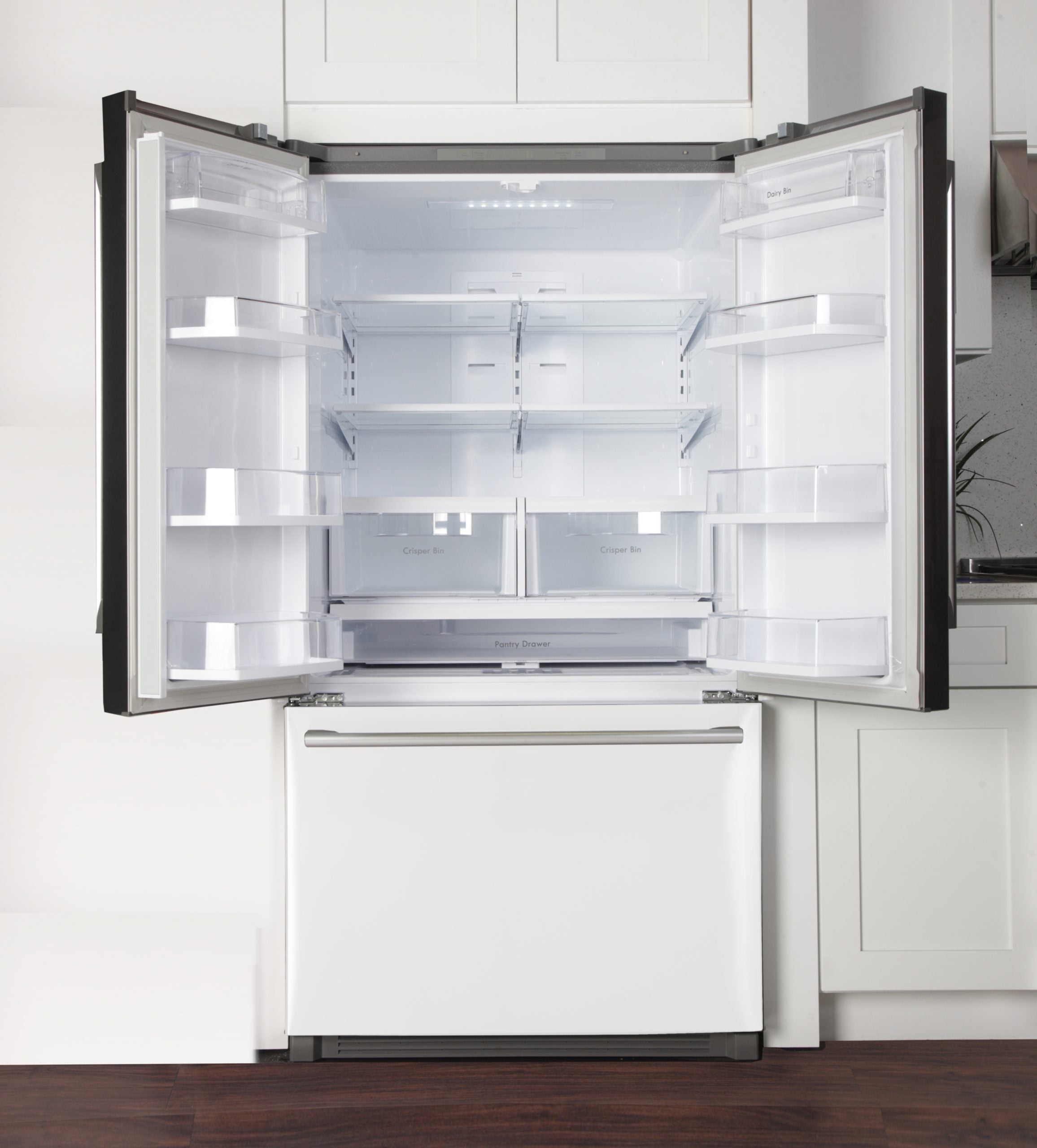 Kucht Professional 36 In. 26.1 cu. ft. Refrigerator with Interior Ice Maker, White - K748FDS-W