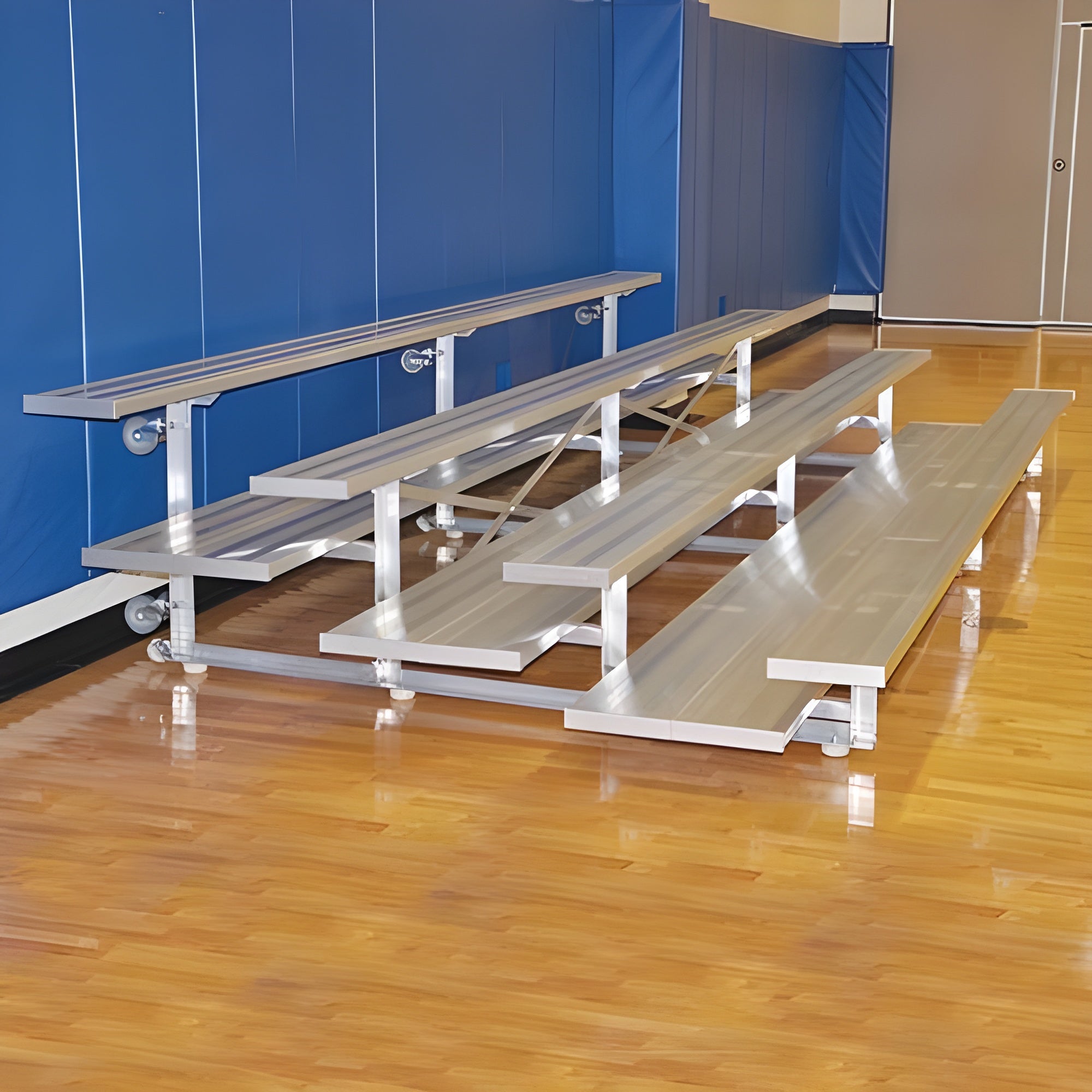 Bleacher 4 Row 21' Tip & Roll Preferred Portable Aluminum Bleacher - BLDP-421TRG