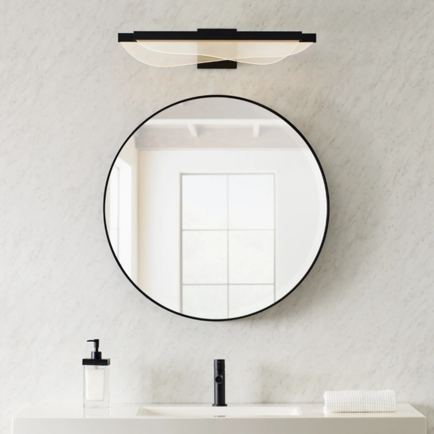Visual Comfort & Co. Nyra Bathroom Sconce
