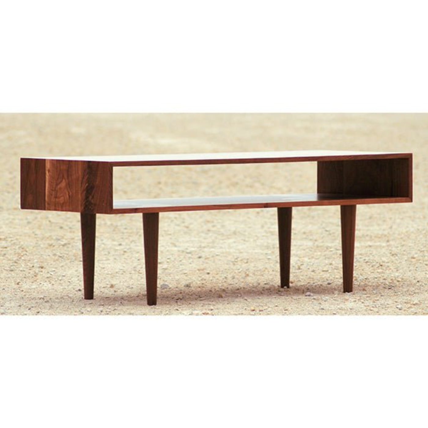 Eastvold Furniture Classic Coffee Table - CLASCOFWAL9