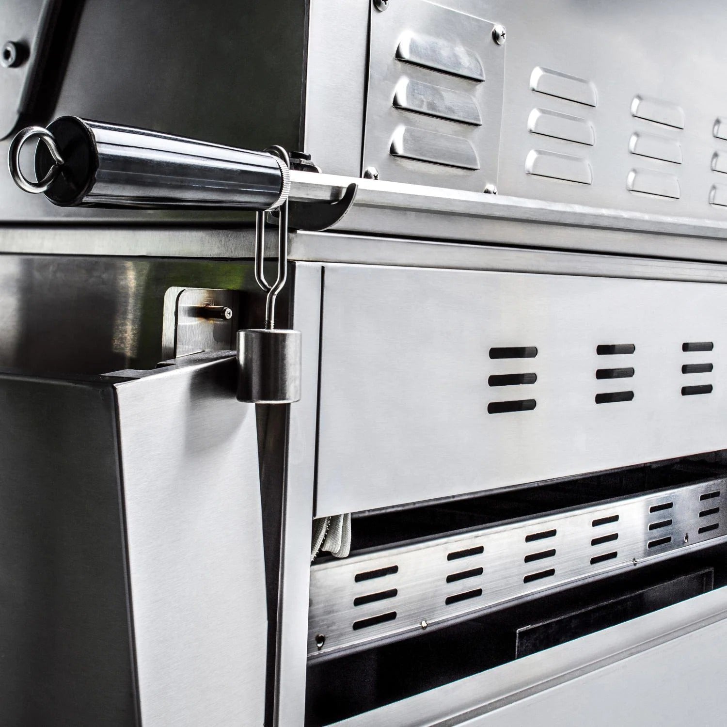 Blaze Professional LUX 34-Inch 3-Burner Propane Grill w/ Rear Infrared Burner - BLZ-3PRO-LP+BLZ-3PRO-CART-LTSC