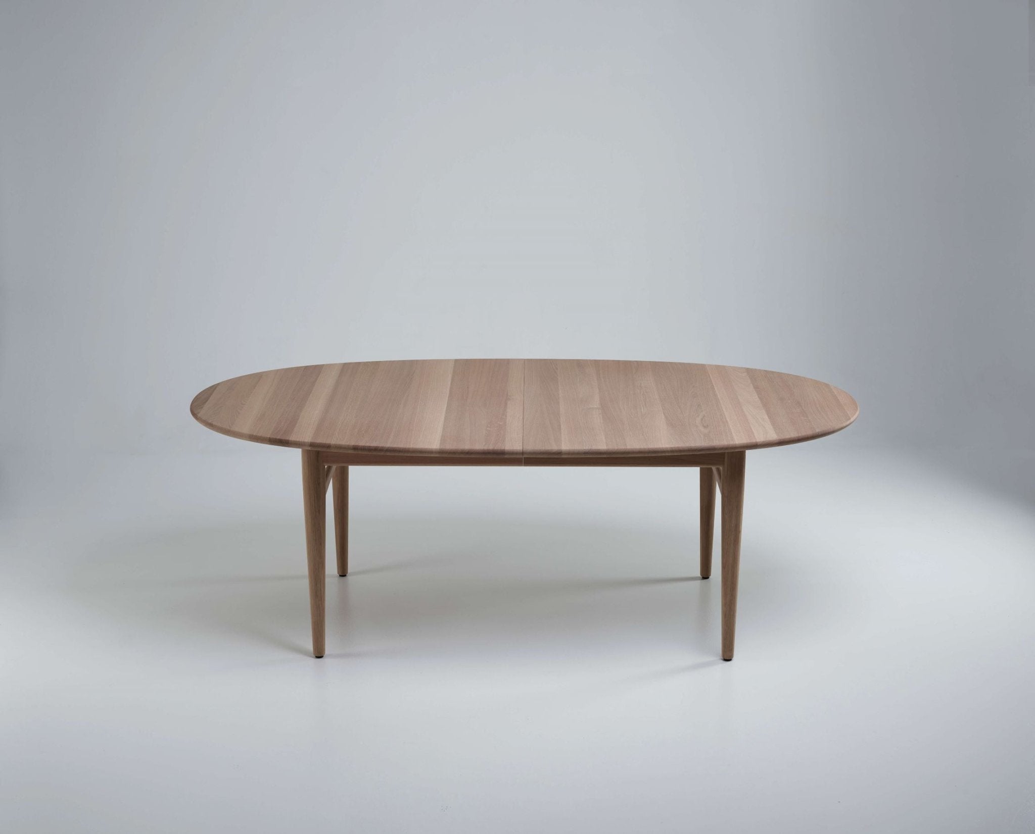 Eikund Oya Dining Table