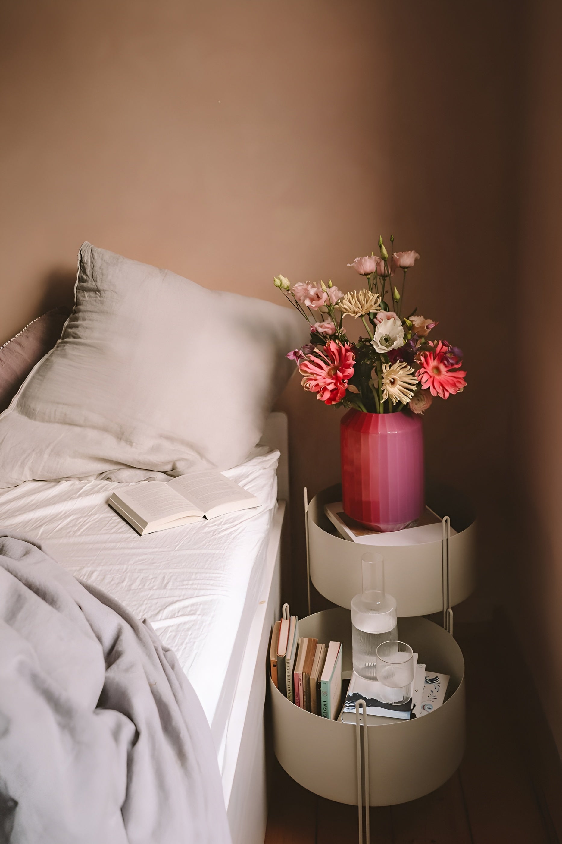 Woud Pidestall Planter
