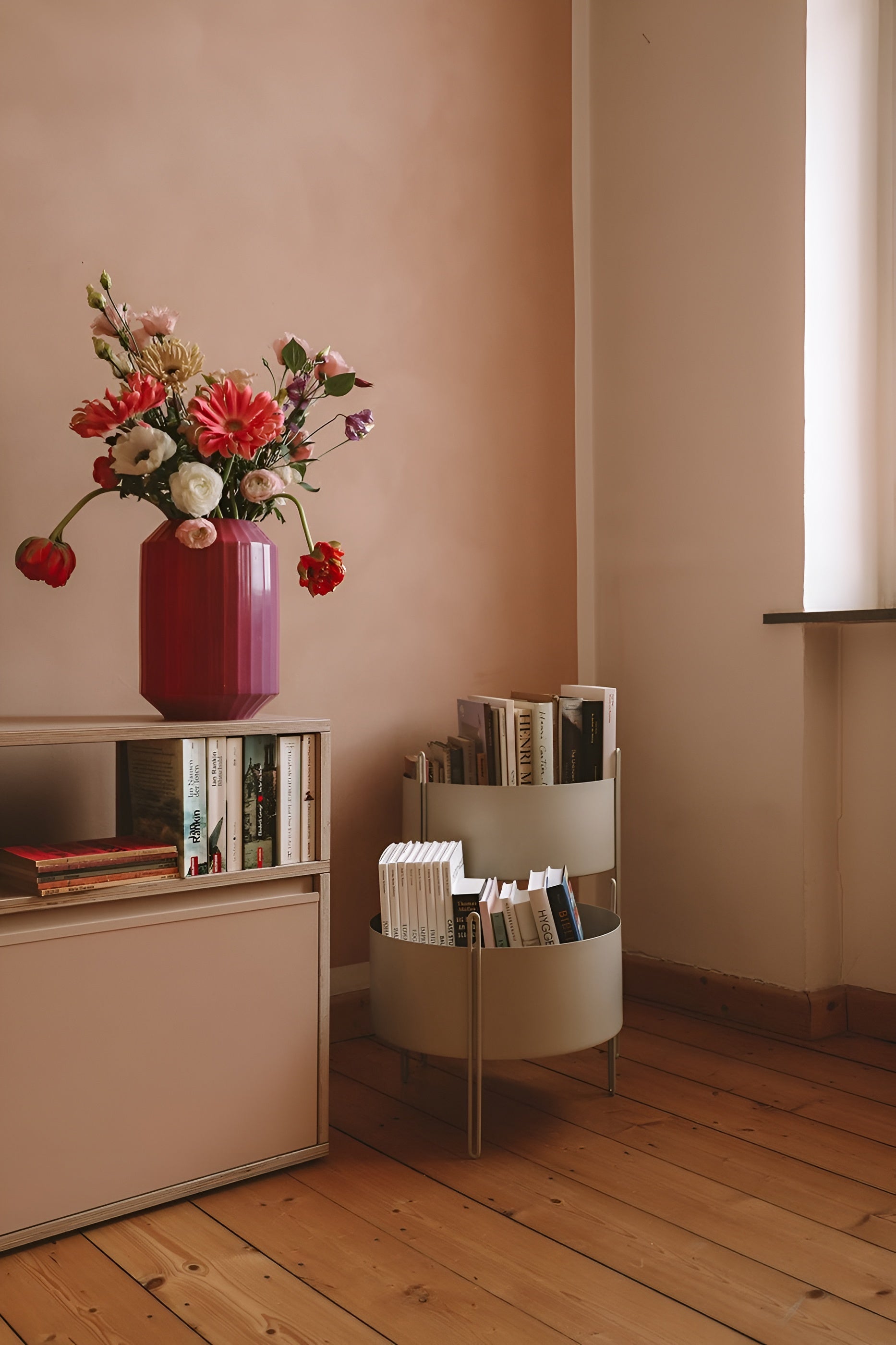Woud Pidestall Planter
