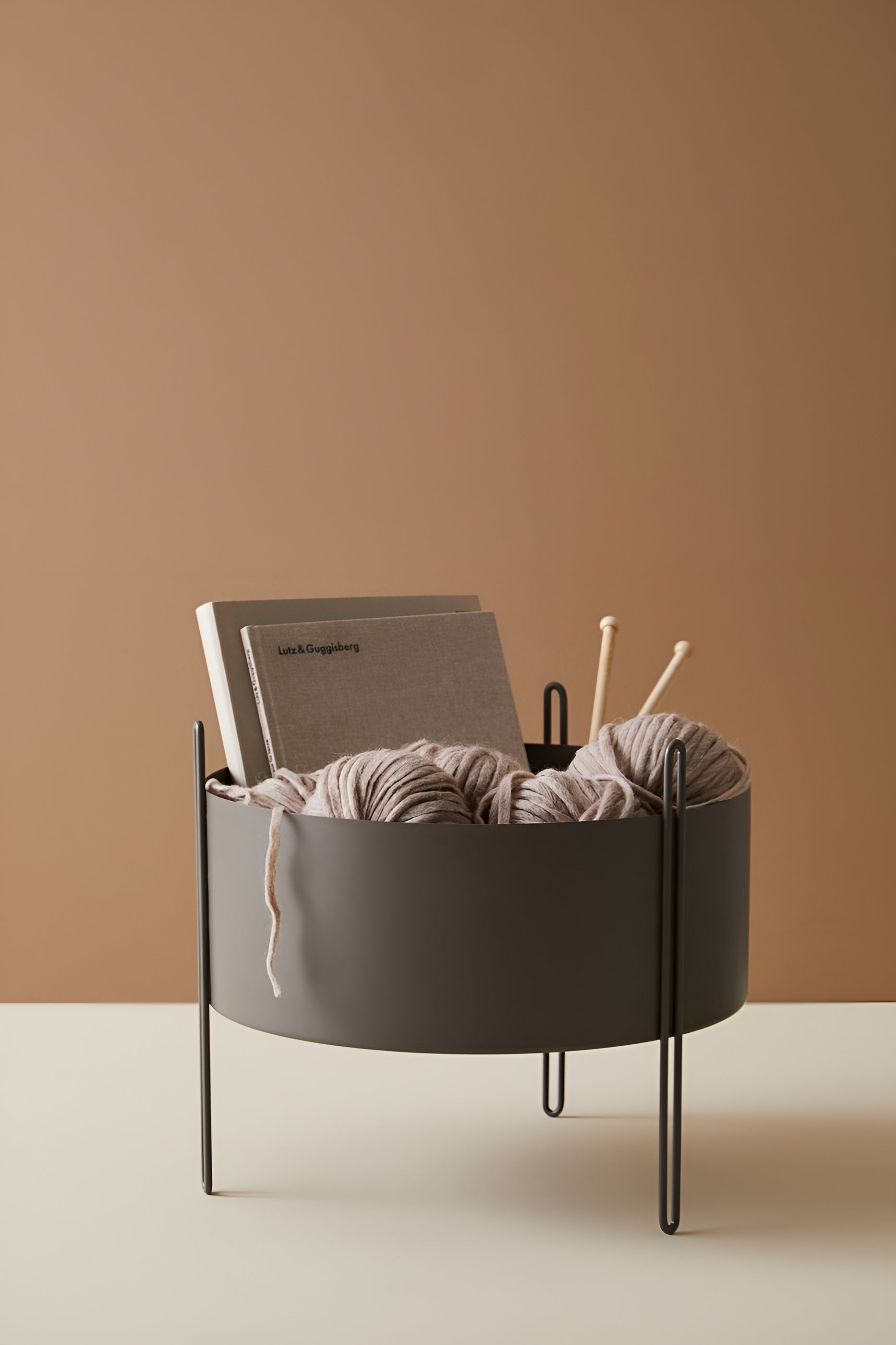 Woud Pidestall Planter