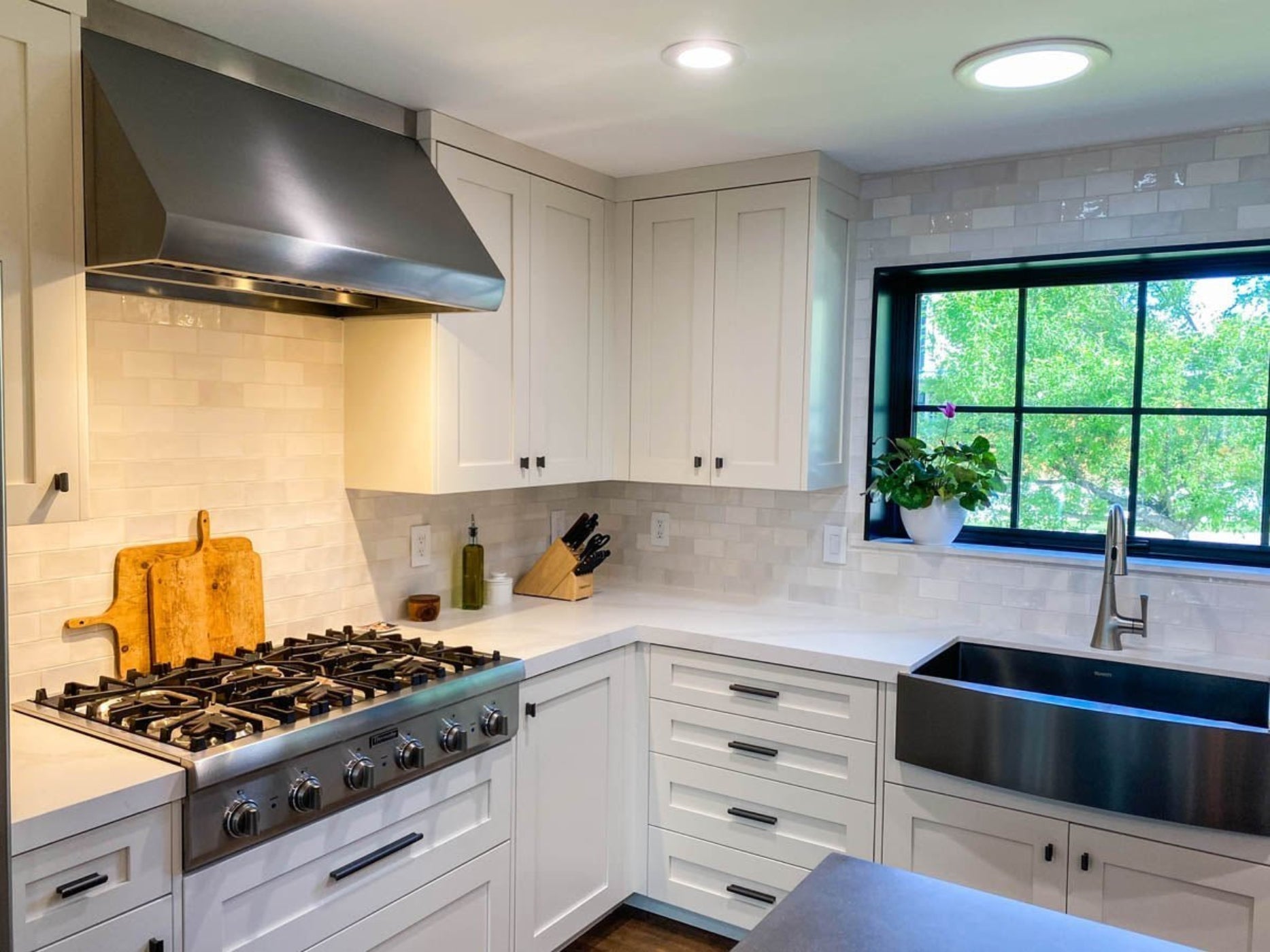ProLine Wall-Mounted Range Hood, Convertible to Ductless, 1000/2000 CFM, Stainless Steel Finish, Outdoor Rated - Proline PLJW 109